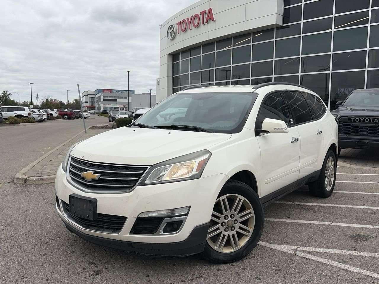 2015 Chevrolet Traverse AWD 1LT HEATED SEATS   BLUETOOTH CONNECTION   STEERING PHONE COMMANDS   CLOTH Photo