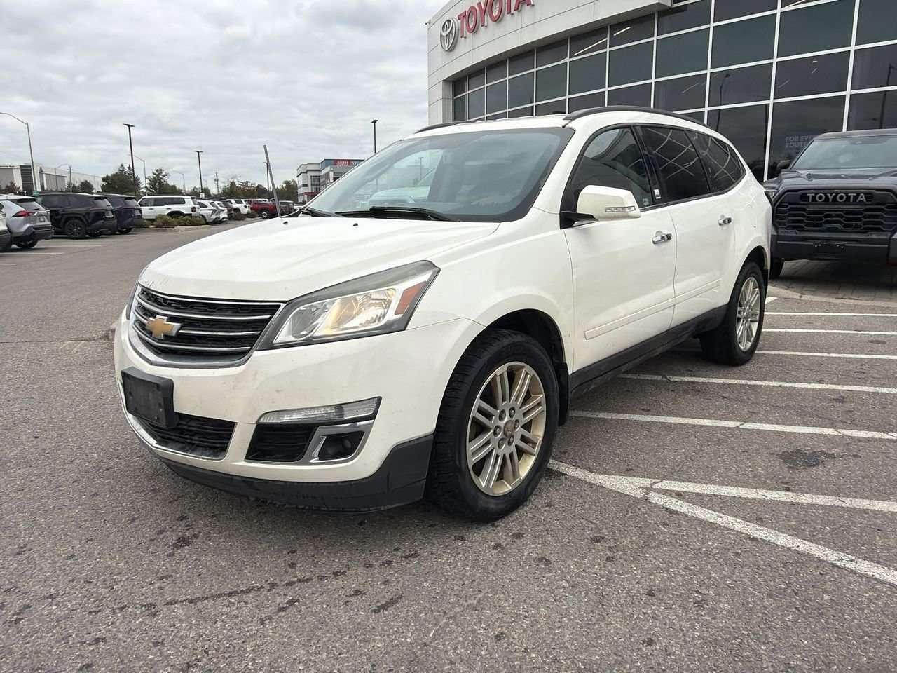 2015 Chevrolet Traverse AWD 1LT HEATED SEATS   BLUETOOTH CONNECTION   STEERING PHONE COMMANDS   CLOTH Photo