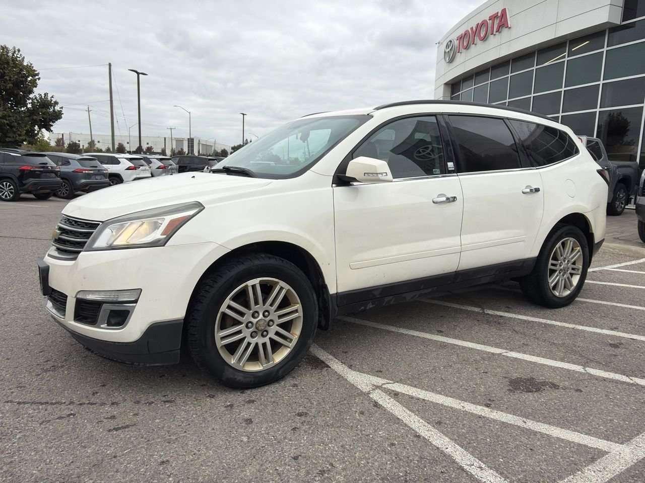 2015 Chevrolet Traverse AWD 1LT HEATED SEATS   BLUETOOTH CONNECTION   STEERING PHONE COMMANDS   CLOTH Photo