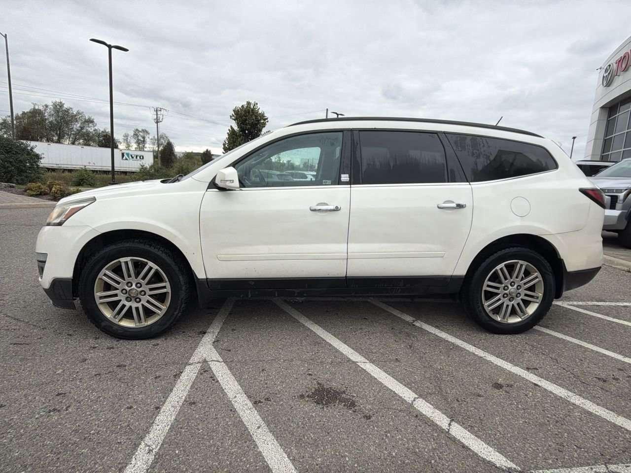 2015 Chevrolet Traverse AWD 1LT HEATED SEATS   BLUETOOTH CONNECTION   STEERING PHONE COMMANDS   CLOTH Photo