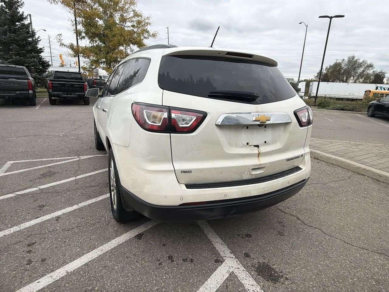 2015 Chevrolet Traverse AWD 1LT HEATED SEATS   BLUETOOTH CONNECTION   STEERING PHONE COMMANDS   CLOTH Photo
