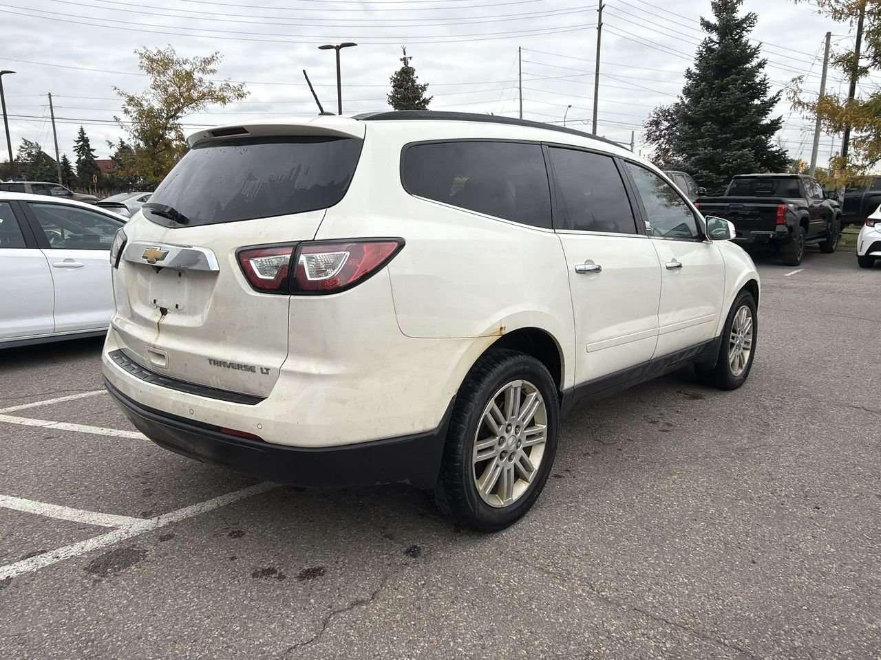 2015 Chevrolet Traverse AWD 1LT HEATED SEATS   BLUETOOTH CONNECTION   STEERING PHONE COMMANDS   CLOTH Photo