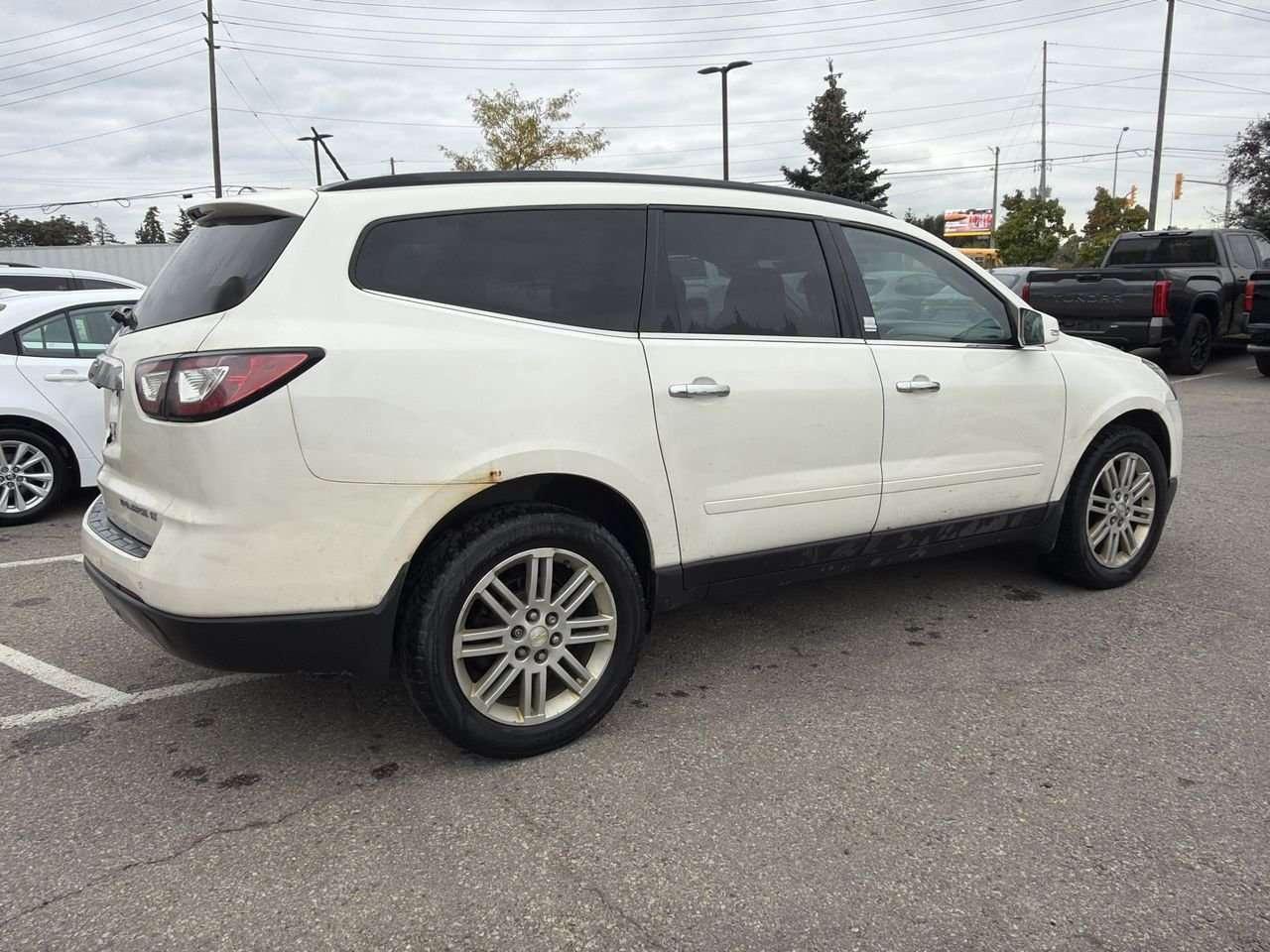 2015 Chevrolet Traverse AWD 1LT HEATED SEATS   BLUETOOTH CONNECTION   STEERING PHONE COMMANDS   CLOTH Photo