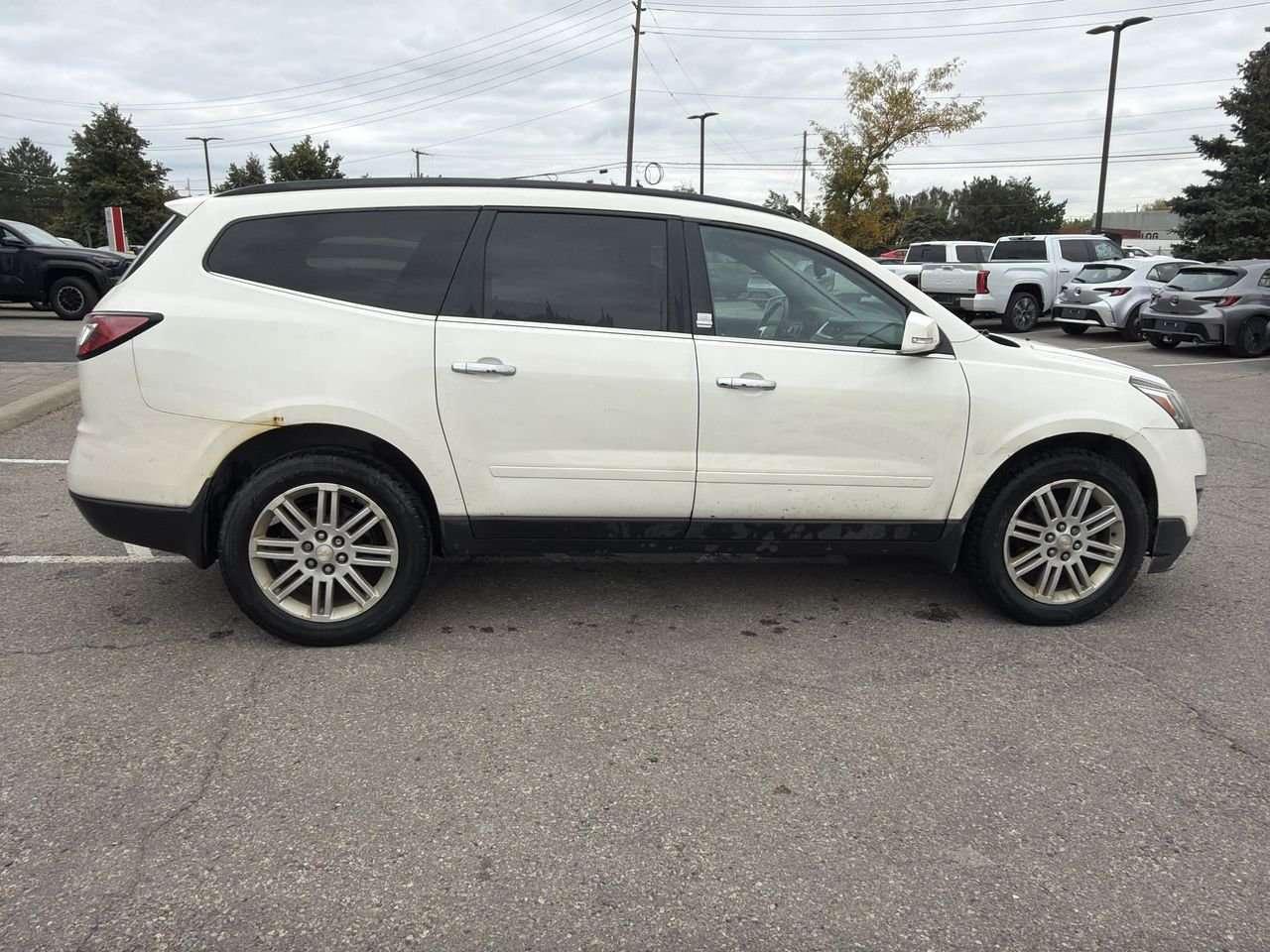 2015 Chevrolet Traverse AWD 1LT HEATED SEATS   BLUETOOTH CONNECTION   STEERING PHONE COMMANDS   CLOTH Photo