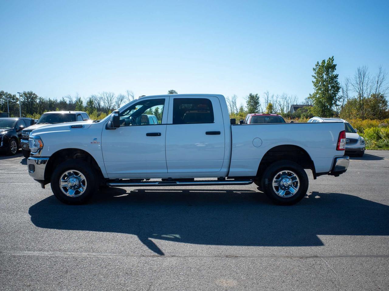 2024 RAM 2500 Tradesman - Vinyl Seats   Back-Up Camera Photo4