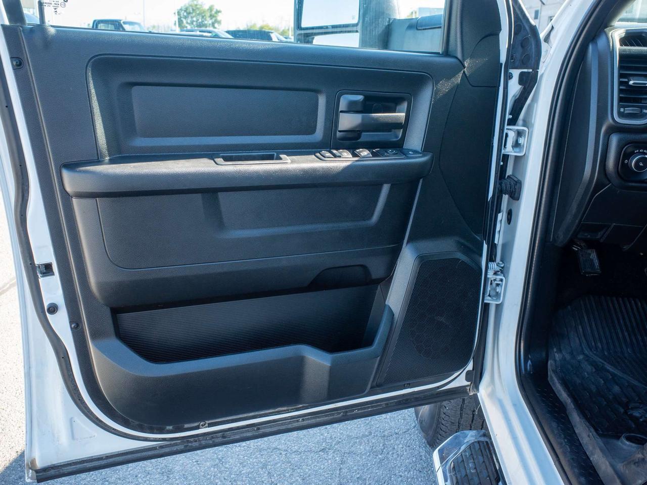 2024 RAM 2500 Tradesman - Vinyl Seats   Back-Up Camera Photo