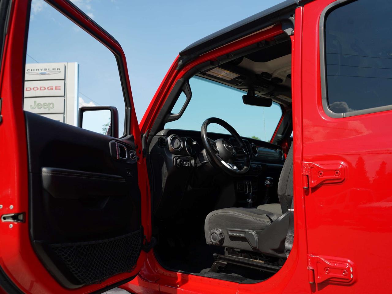 2018 Jeep Wrangler UNLIMITED SAHARA,6 SPD MANUAL,4WD Photo