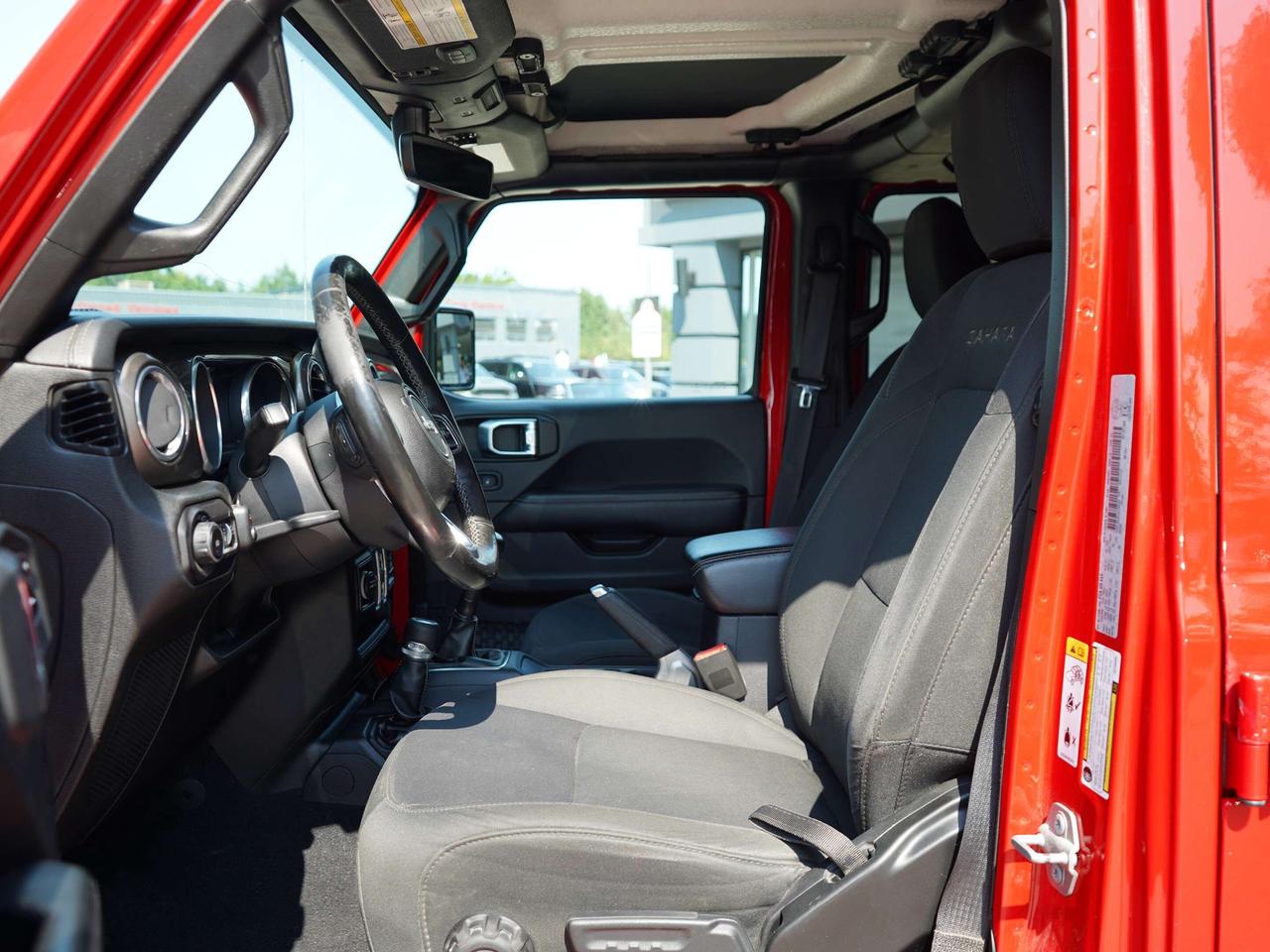 2018 Jeep Wrangler UNLIMITED SAHARA,6 SPD MANUAL,4WD Photo
