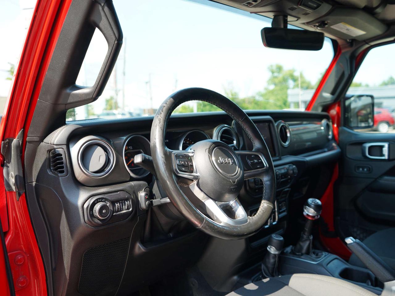 2018 Jeep Wrangler UNLIMITED SAHARA,6 SPD MANUAL,4WD Photo