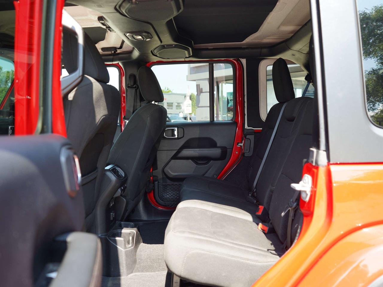 2018 Jeep Wrangler UNLIMITED SAHARA,6 SPD MANUAL,4WD Photo
