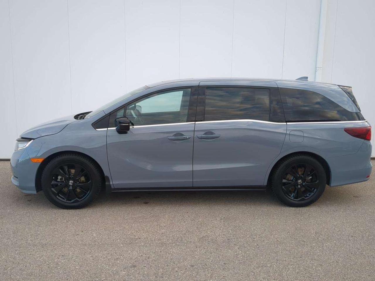 2024 Honda Odyssey Black Edition Auto 7 year/160,000 kms warranty Photo