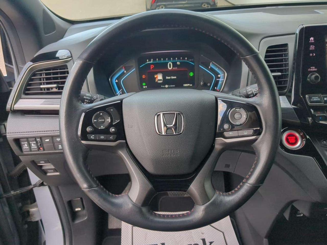 2024 Honda Odyssey Black Edition Auto 7 year/160,000 kms warranty Photo