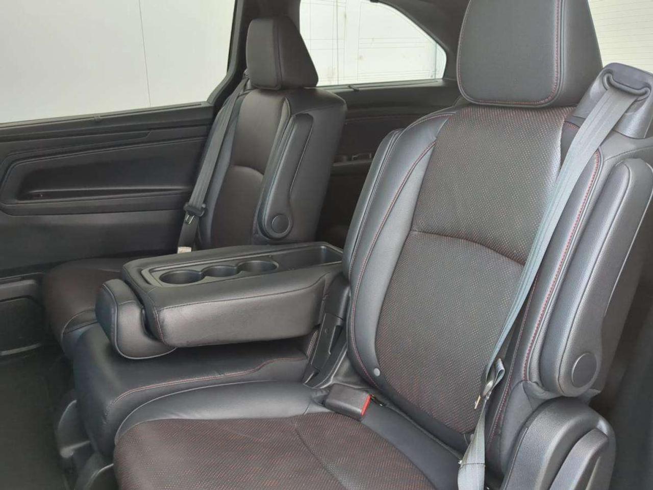 2024 Honda Odyssey Black Edition Auto 7 year/160,000 kms warranty Photo