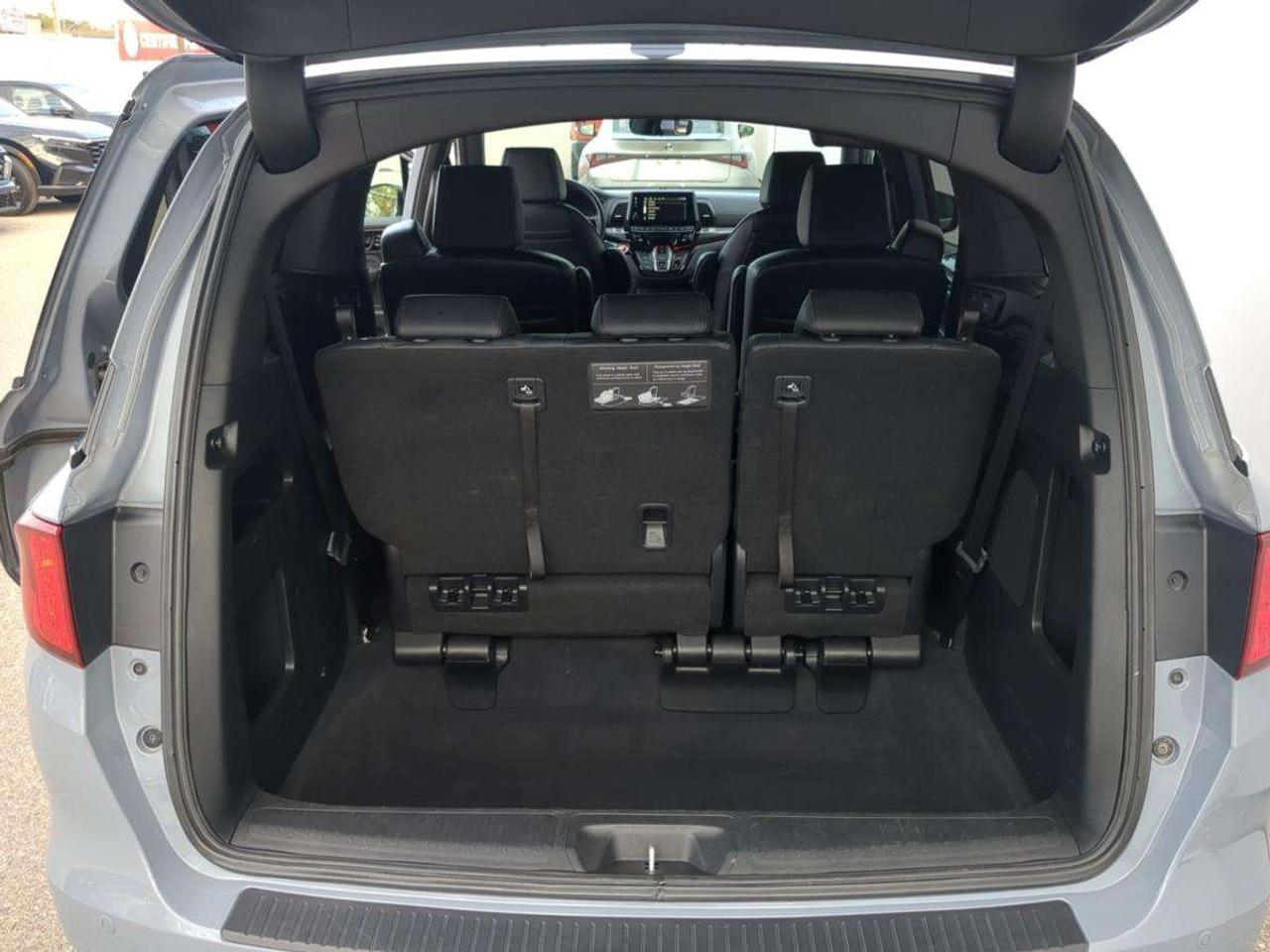 2024 Honda Odyssey Black Edition Auto 7 year/160,000 kms warranty Photo