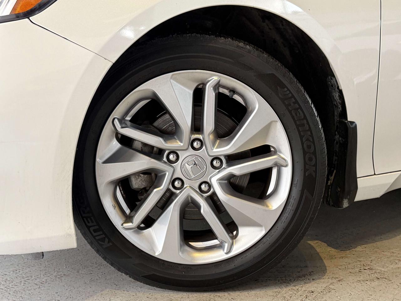 2019 Honda Accord LX l FWD l 1.5L l 4Cyl l Eco Vehicle l Auto l BSM Photo5