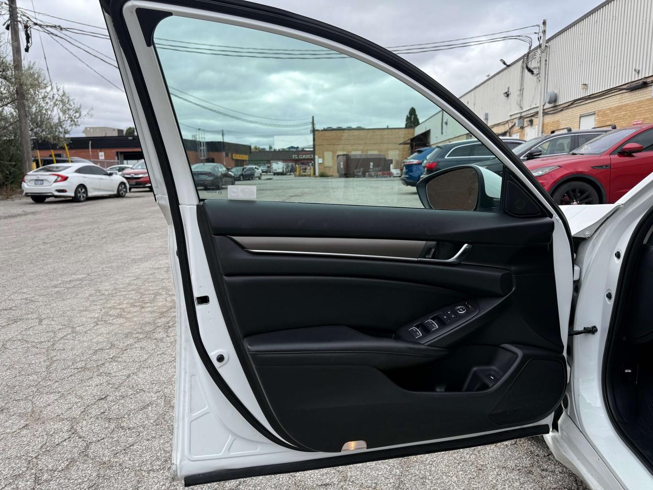 2019 Honda Accord LX l FWD l 1.5L l 4Cyl l Eco Vehicle l Auto l BSM Photo