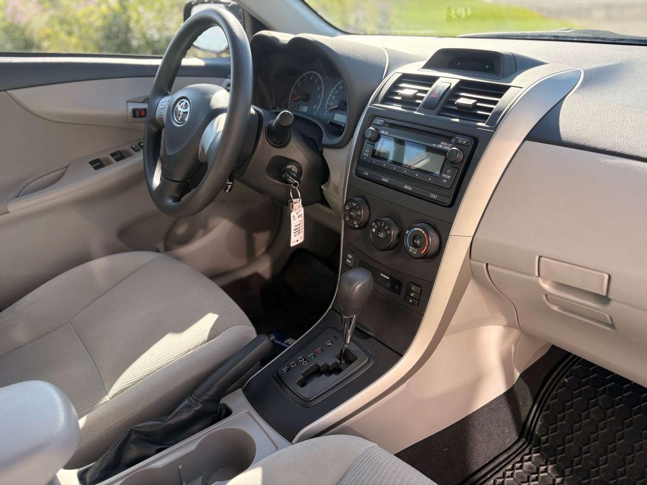 2013 Toyota Corolla 4DR SDN AUTO CE Photo