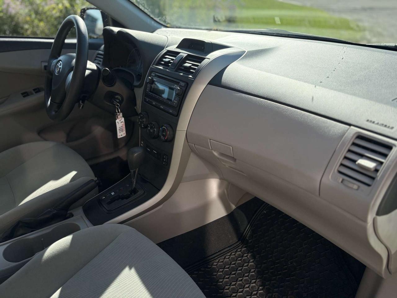 2013 Toyota Corolla 4DR SDN AUTO CE Photo