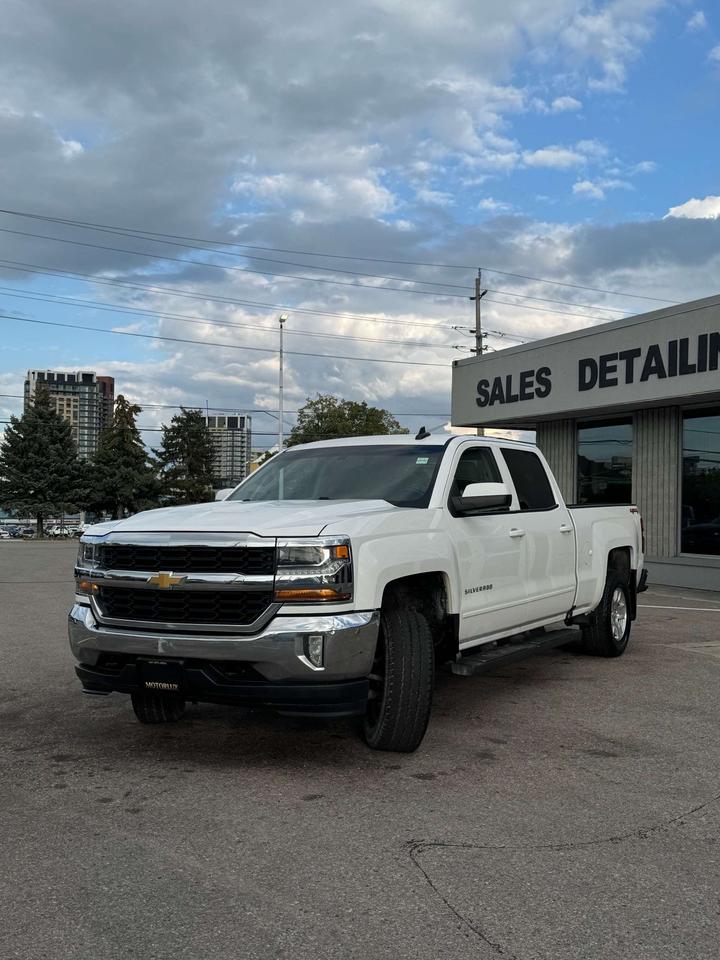 2018 Chevrolet Silverado 1500 4WD Crew Cab 153.0 LT w/1LT 6'6 Box Photo3