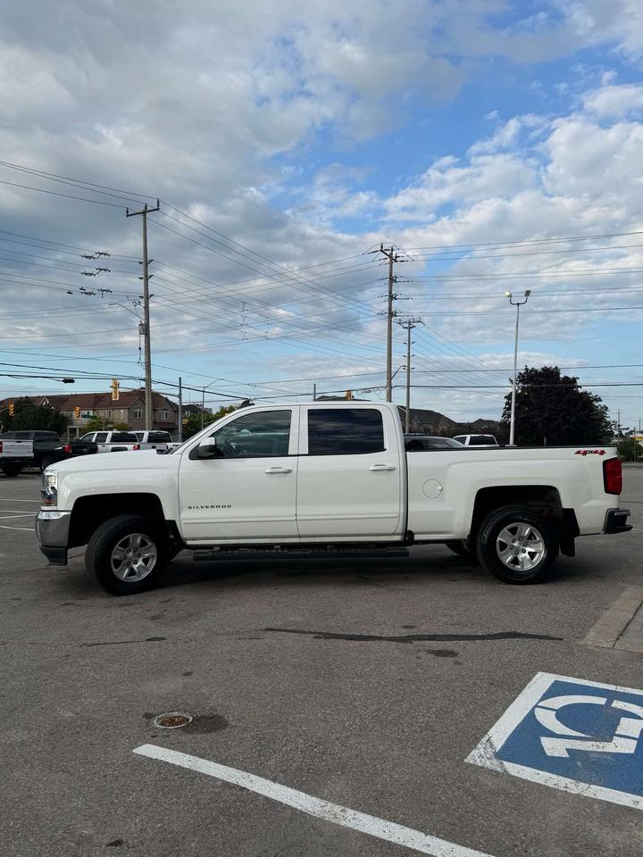 2018 Chevrolet Silverado 1500 4WD Crew Cab 153.0 LT w/1LT 6'6 Box Photo4