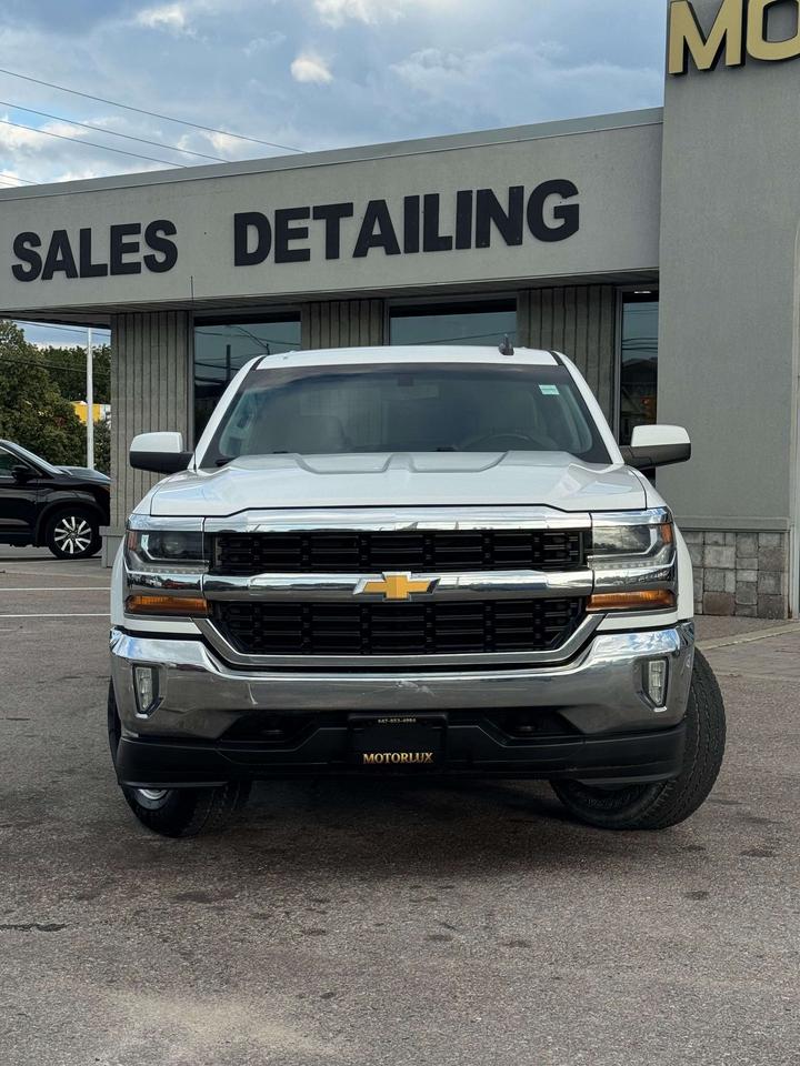 2018 Chevrolet Silverado 1500 4WD Crew Cab 153.0 LT w/1LT 6'6 Box Photo2