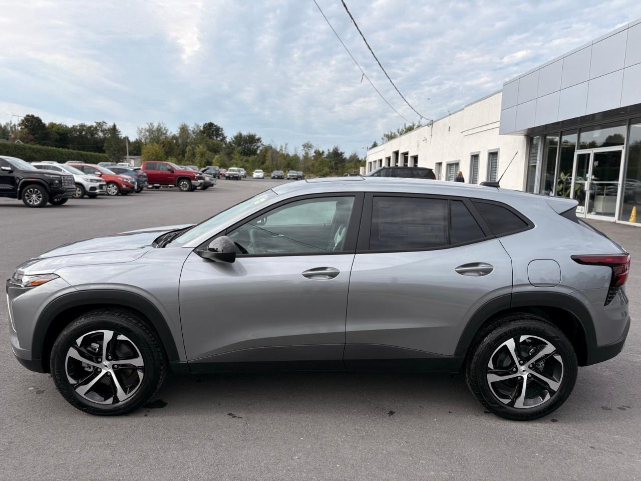 2026 Chevrolet Trax FWD 4dr 1RS Photo5
