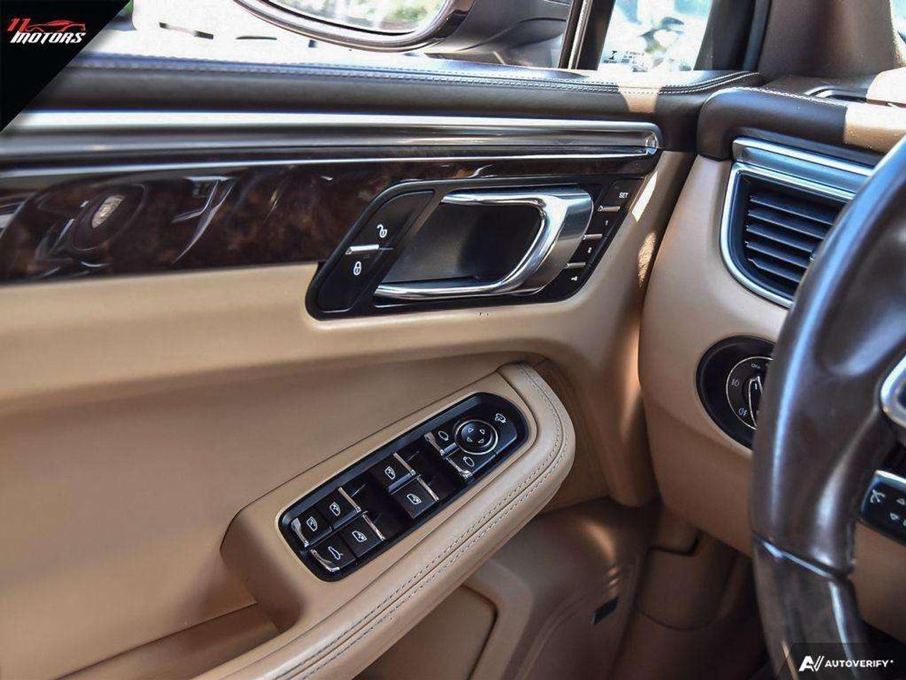 2017 Porsche Macan S AWD Panoramic Sunroof/Navigation/Rear Camera Photo