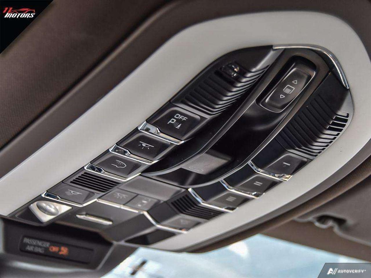 2017 Porsche Macan S AWD Panoramic Sunroof/Navigation/Rear Camera Photo