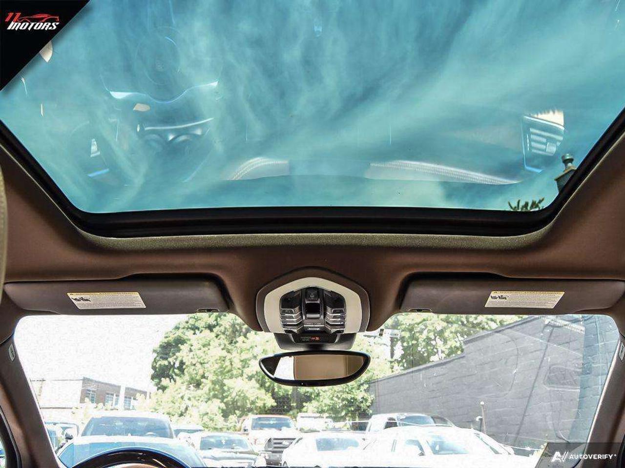 2017 Porsche Macan S AWD Panoramic Sunroof/Navigation/Rear Camera Photo