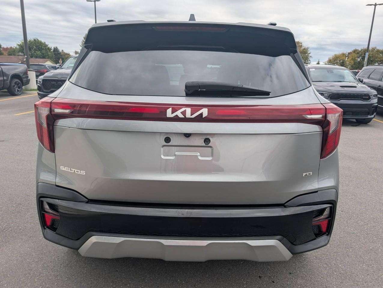2024 Kia Seltos SX w/Black Interior NO ACCIDENTS Photo