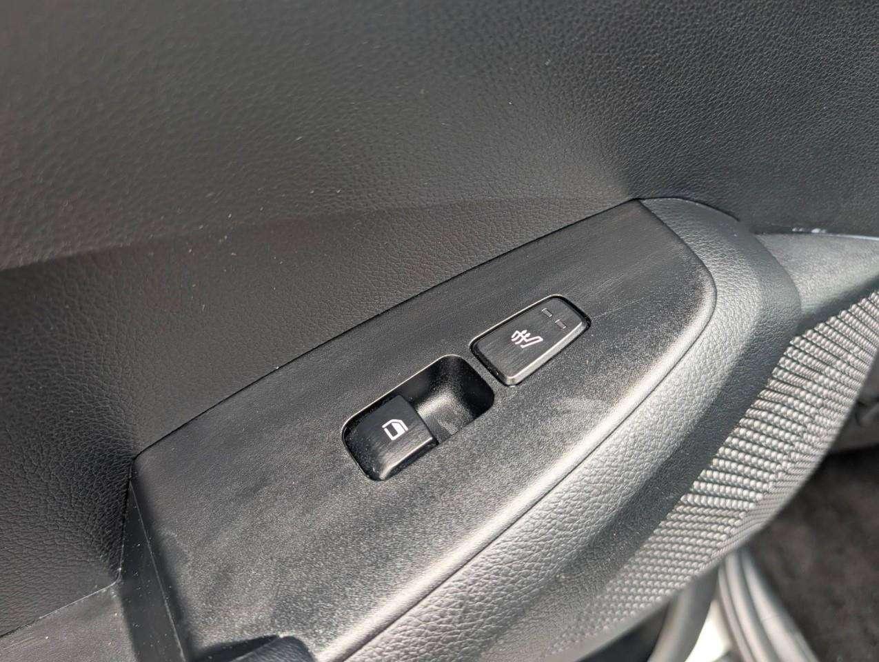 2024 Kia Seltos SX w/Black Interior NO ACCIDENTS Photo
