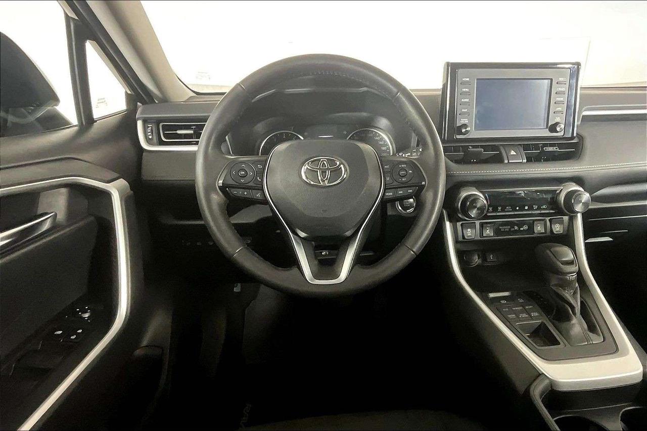 2021 Toyota RAV4 XLE AWD Photo