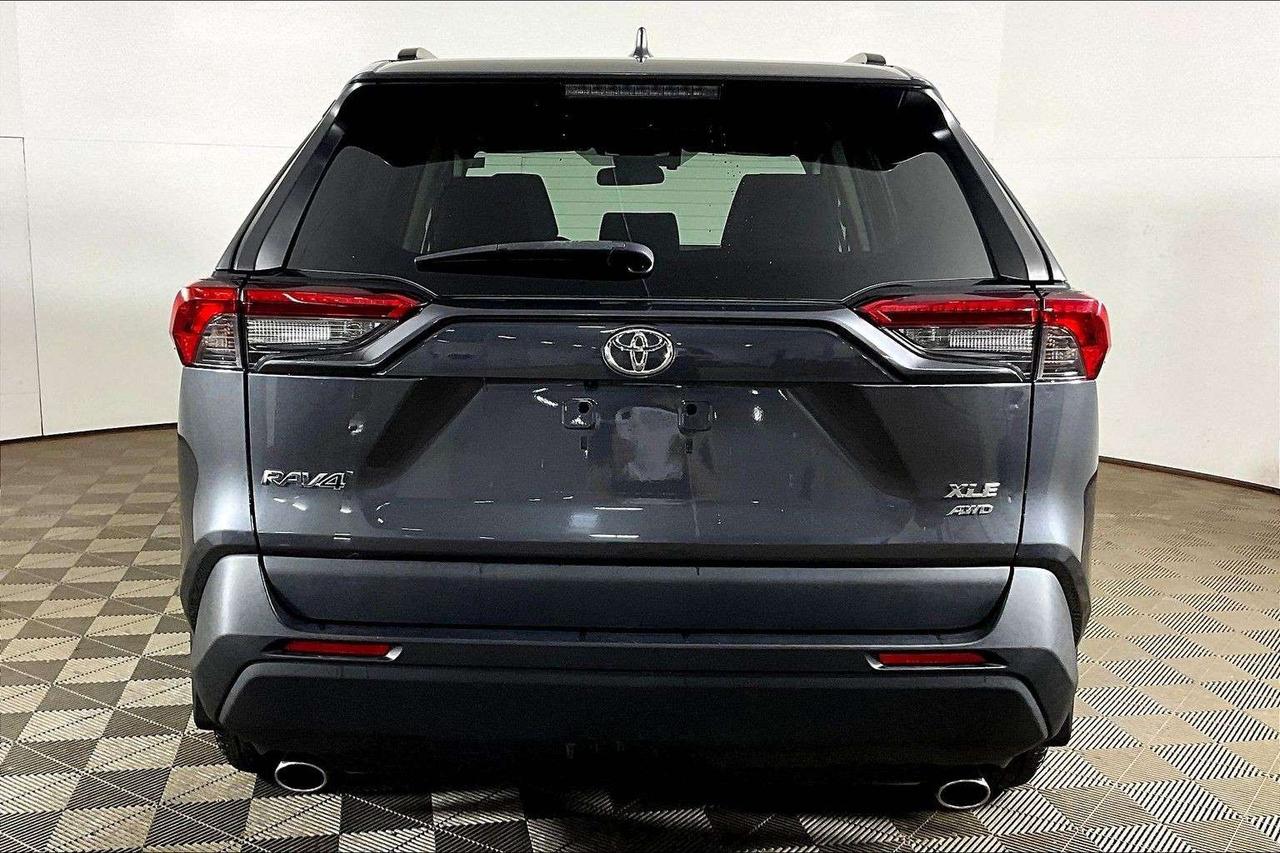 2021 Toyota RAV4 XLE AWD Photo
