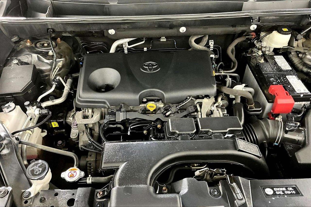 2021 Toyota RAV4 XLE AWD Photo
