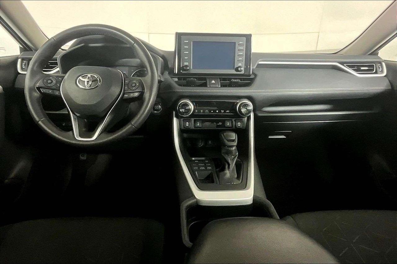 2021 Toyota RAV4 XLE AWD Photo