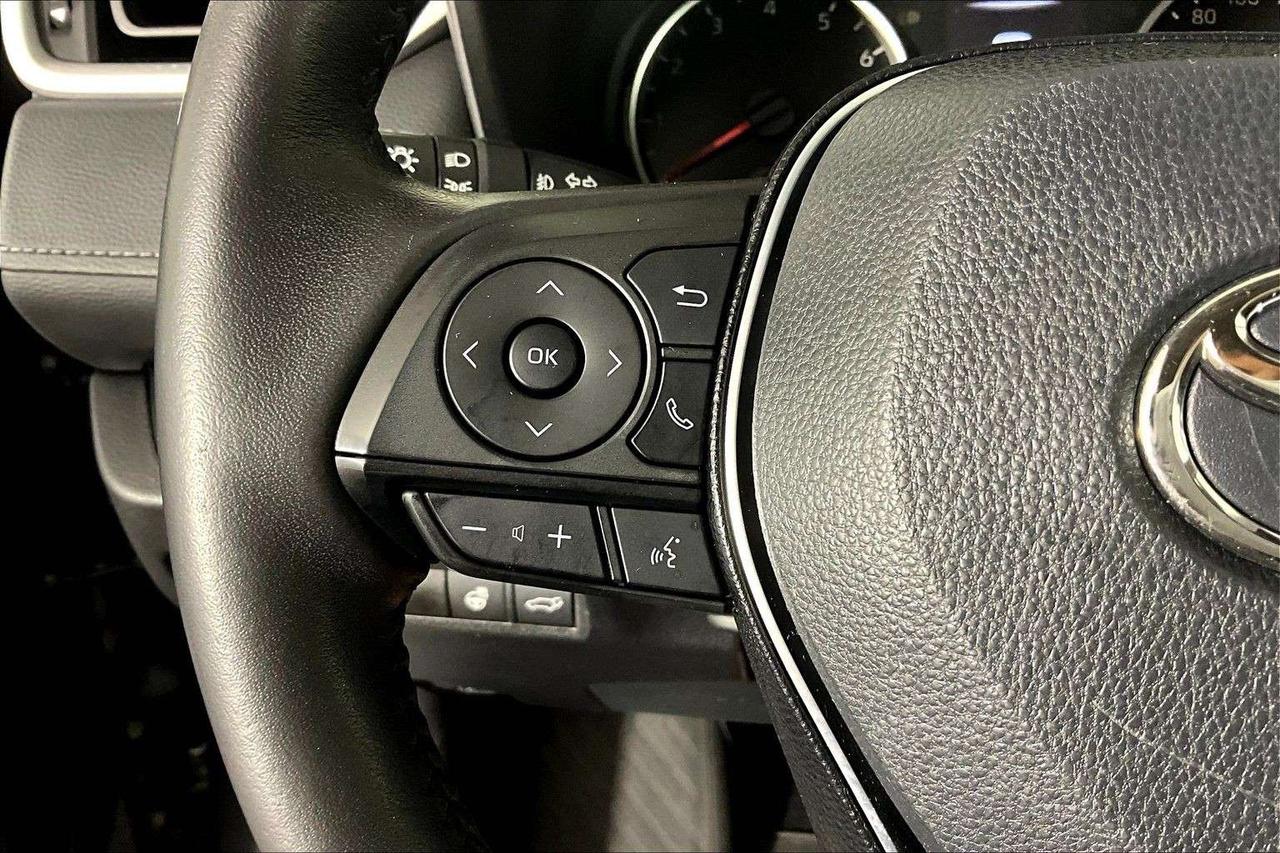 2021 Toyota RAV4 XLE AWD Photo