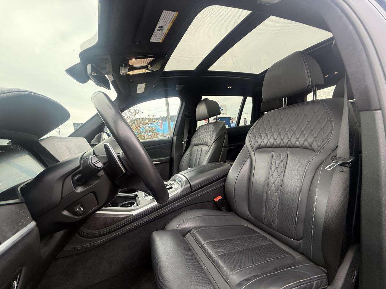 2021 BMW X7 M50I   DYNAMIC HANDLING PACKAGE   PREMIUM PACKAGE   M SPORT EXHAUST   BOWERS AND WILKINS DIAMOND Photo