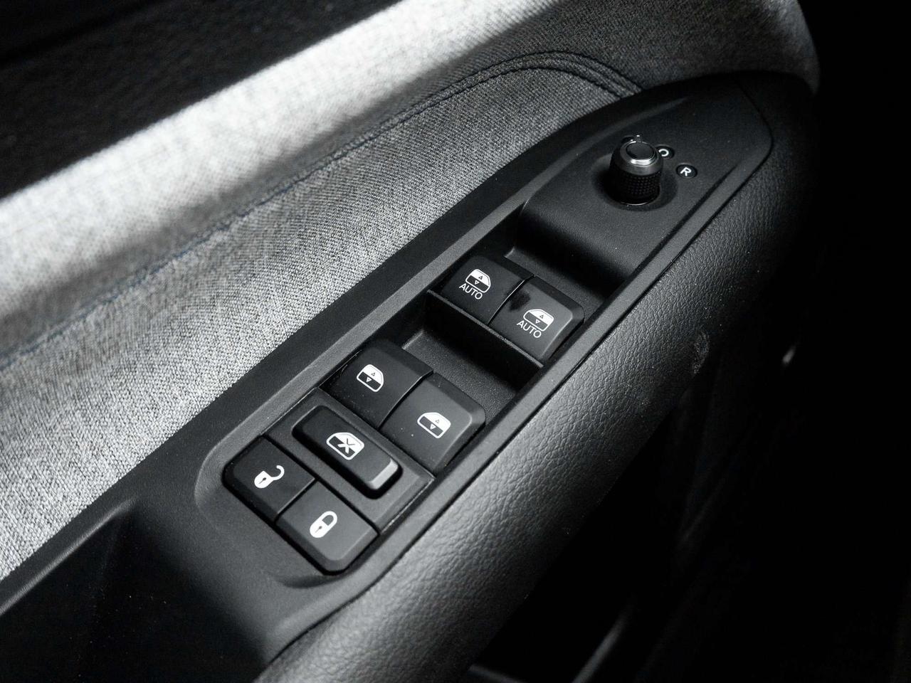 2026 Jeep Compass Sport   4X4   Heated seats   Safety pkg Photo