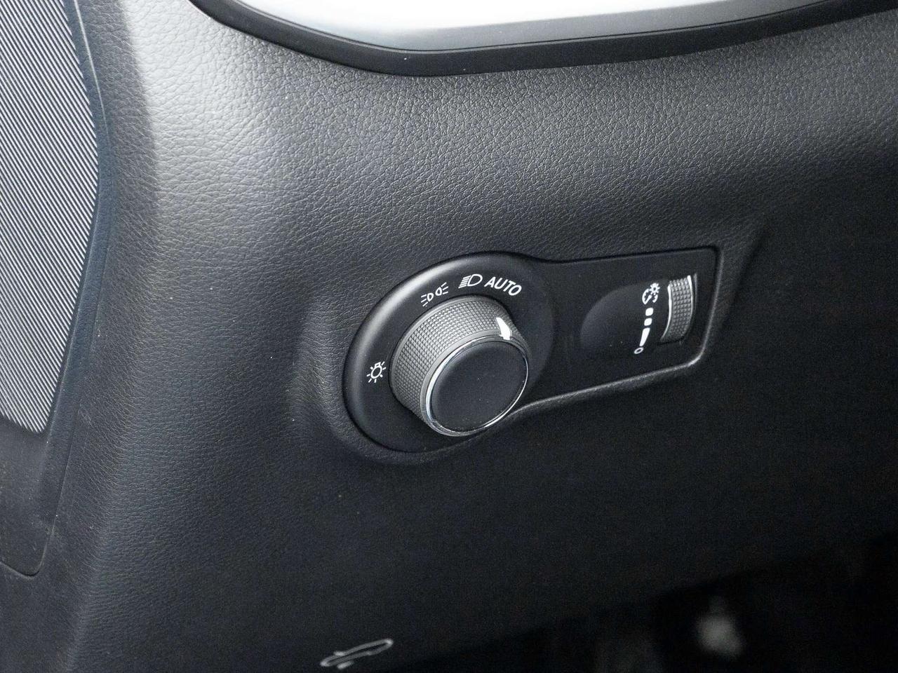 2026 Jeep Compass Sport   4X4   Heated seats   Safety pkg Photo