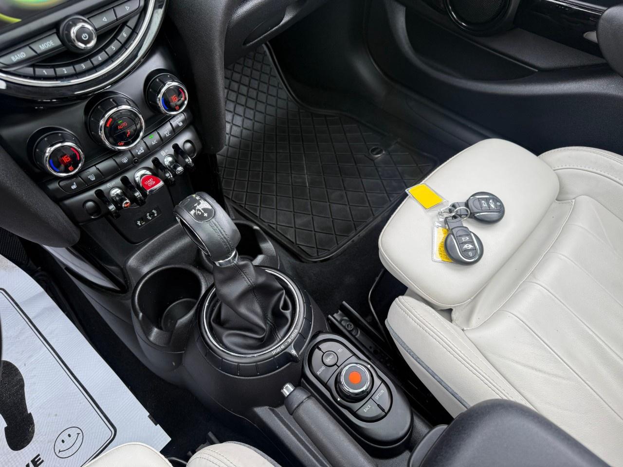 2017 MINI Cooper Hardtop 5 Door 5dr HB S Photo