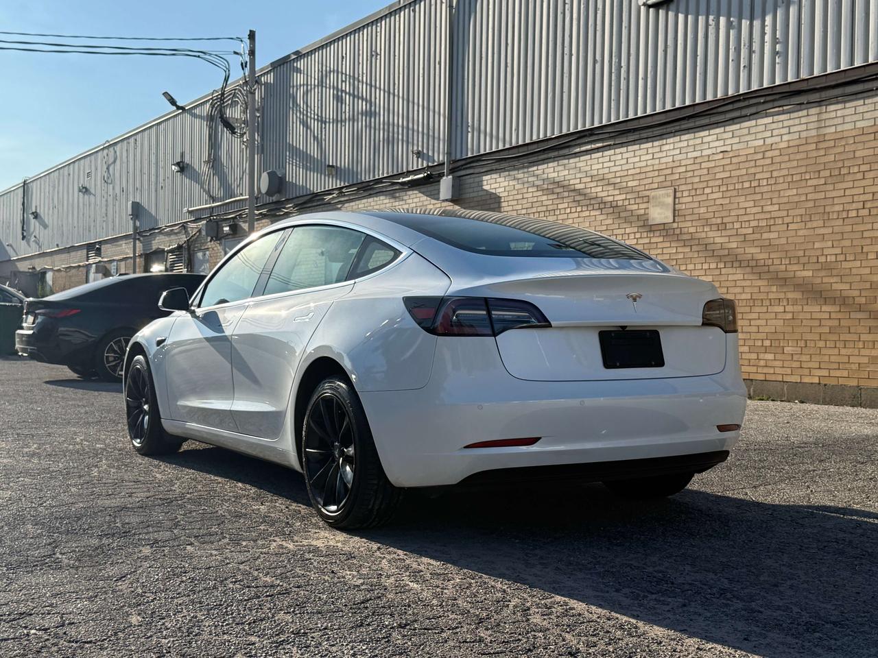 2019 Tesla Model 3 Mid Range l RWD l 425KM l TACC l Tesla Warranty l Photo
