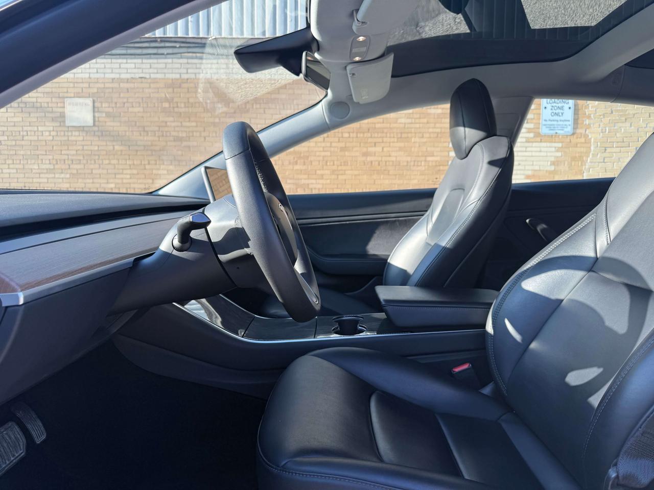 2019 Tesla Model 3 Mid Range l RWD l 425KM l TACC l Tesla Warranty l Photo