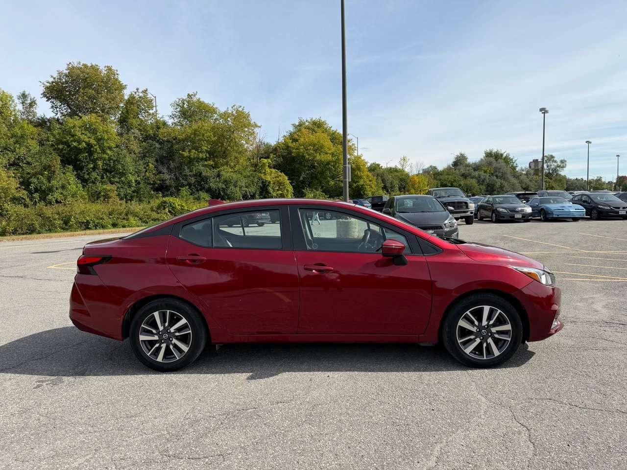 2021 Nissan Versa SV Photo