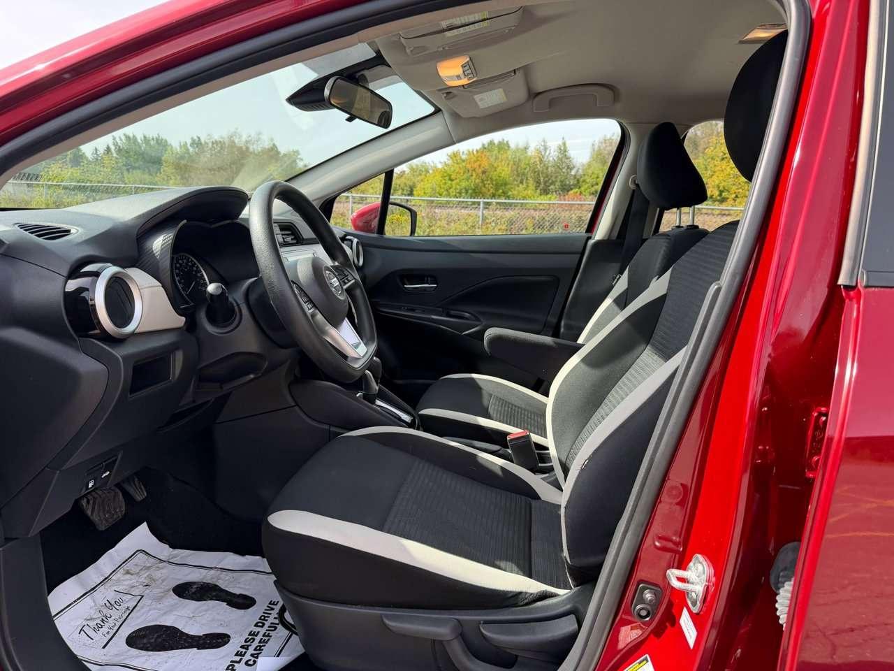 2021 Nissan Versa SV Photo