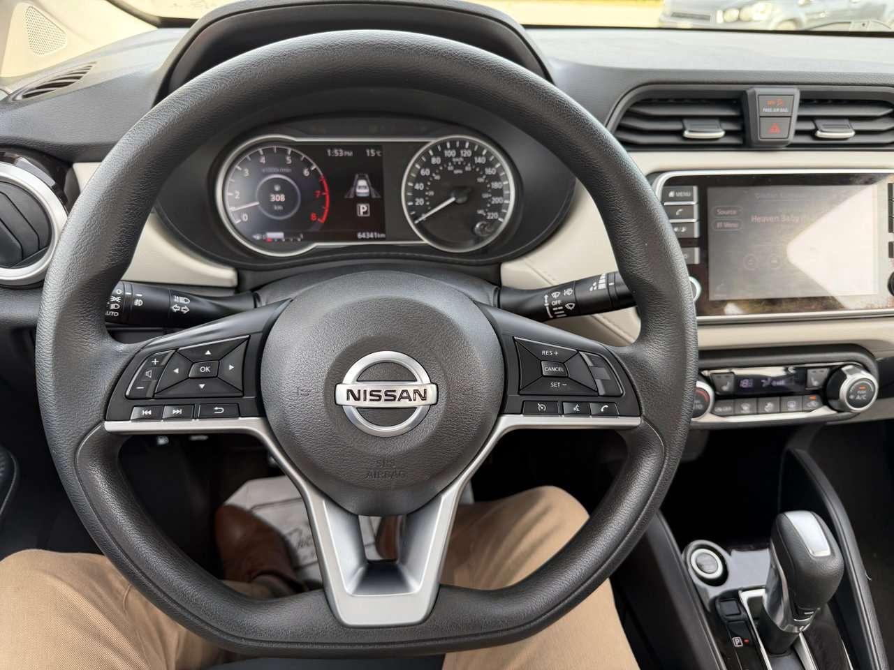 2021 Nissan Versa SV Photo