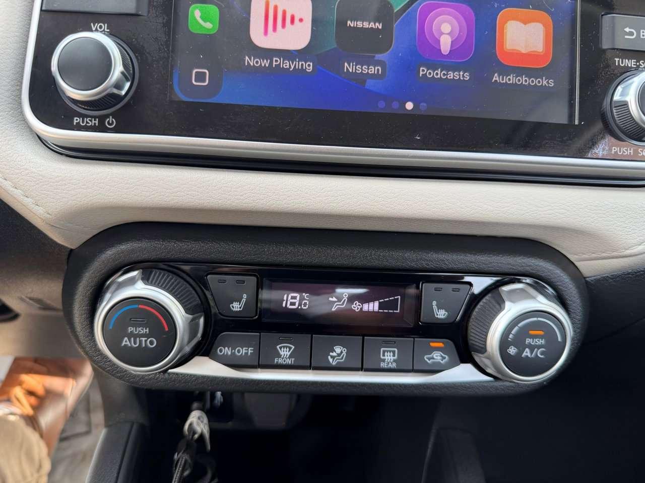 2021 Nissan Versa SV Photo