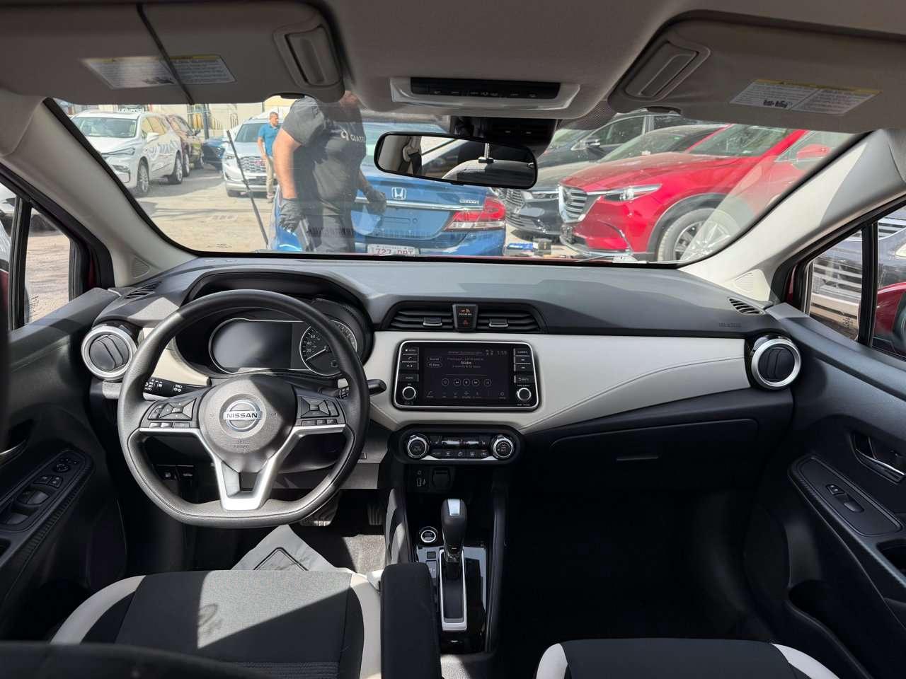 2021 Nissan Versa SV Photo