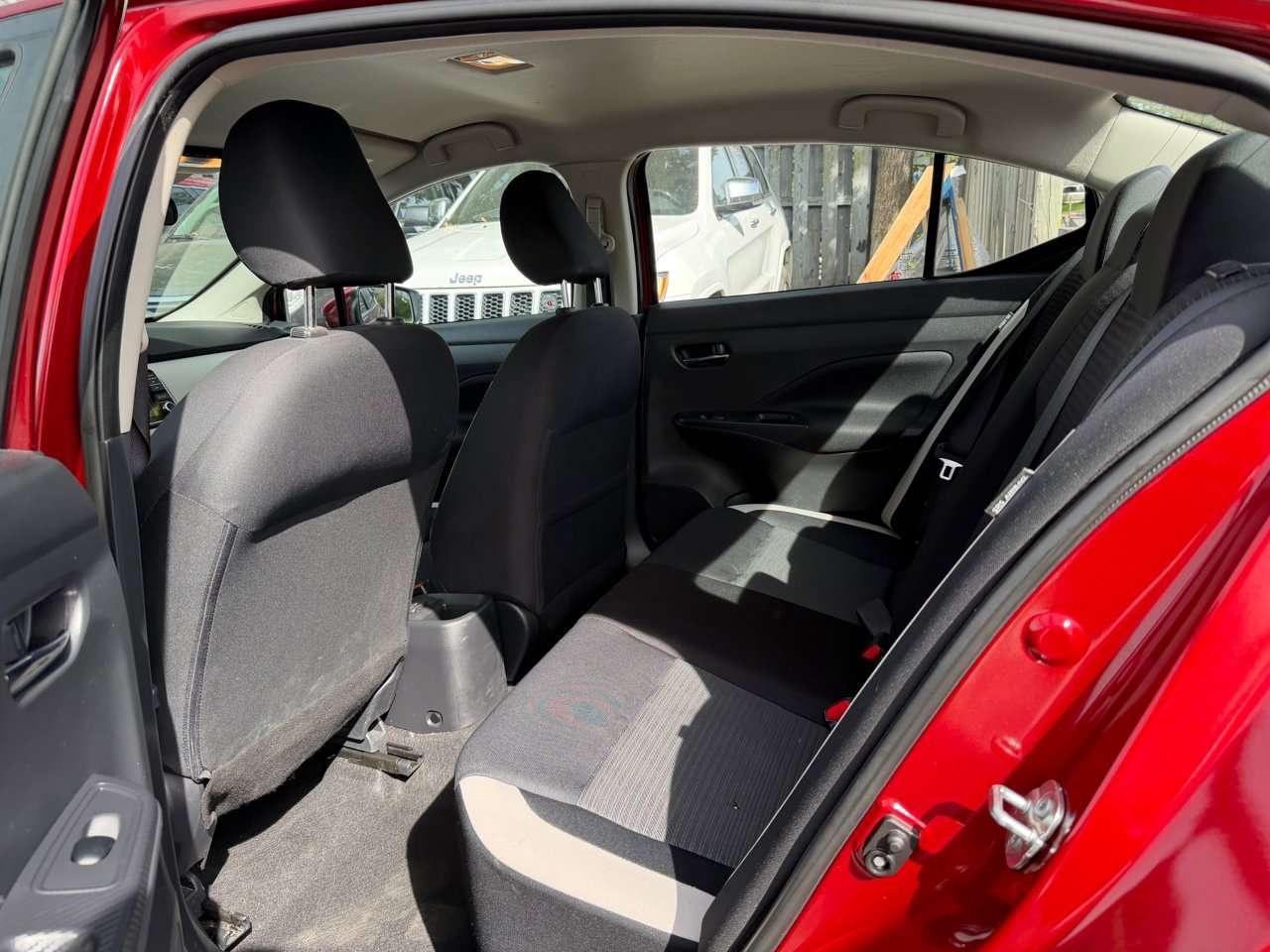 2021 Nissan Versa SV Photo