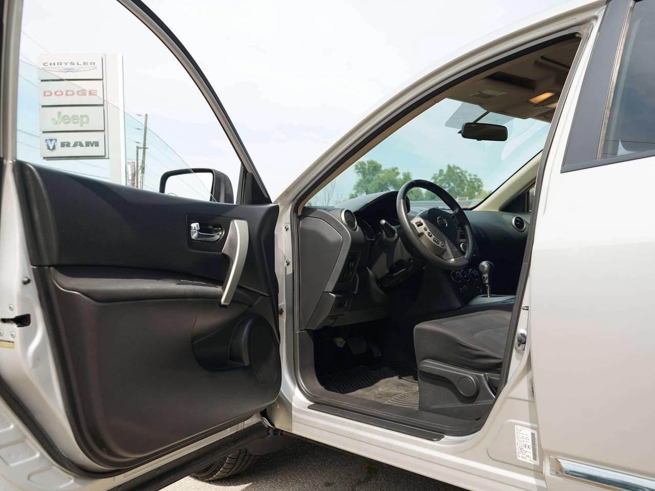 2013 Nissan Rogue 2.4L 4 CYLINDER, AWD, SELLING ASIS Photo
