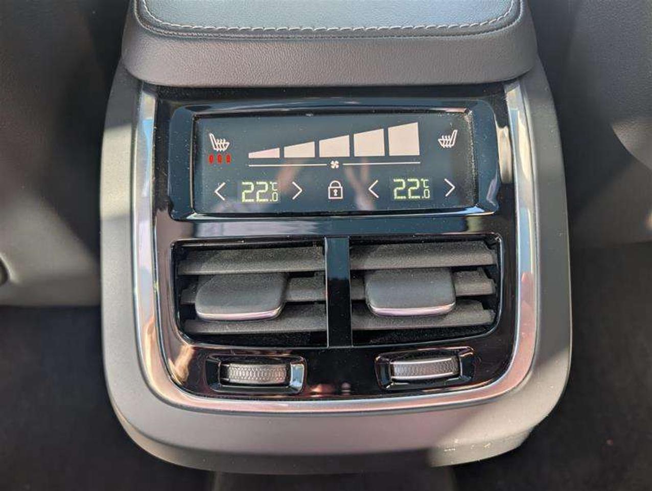 2024 Volvo XC90 B6 Ultimate   Nappa   7 Pass   Clean Photo